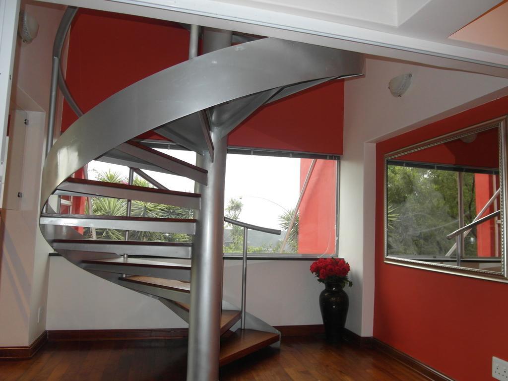 Red Square Home Pretoria-Noord エクステリア 写真