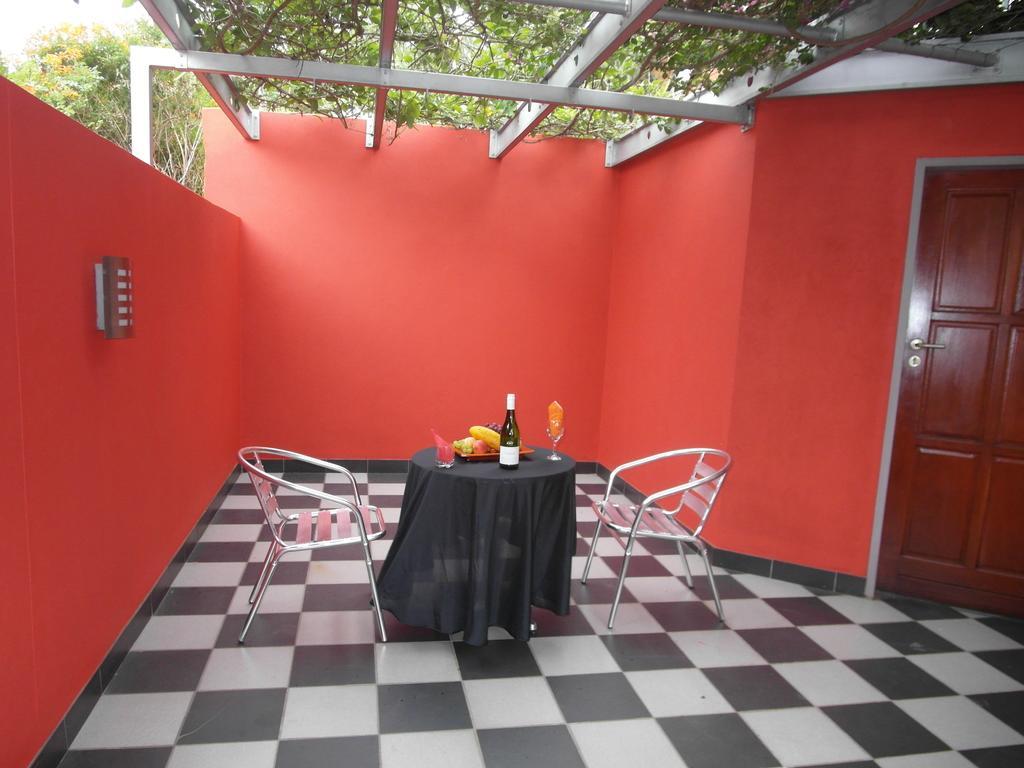 Red Square Home Pretoria-Noord エクステリア 写真