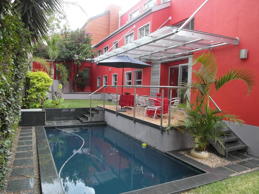 Red Square Home Pretoria-Noord エクステリア 写真