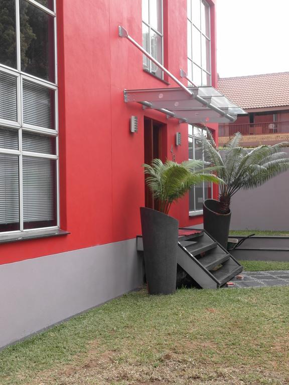 Red Square Home Pretoria-Noord エクステリア 写真