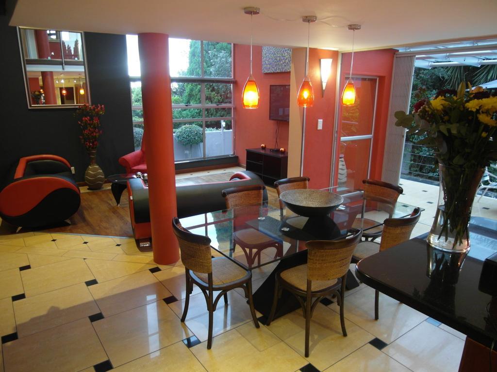 Red Square Home Pretoria-Noord エクステリア 写真