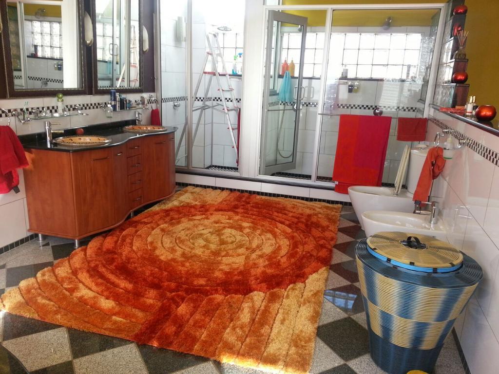 Red Square Home Pretoria-Noord エクステリア 写真