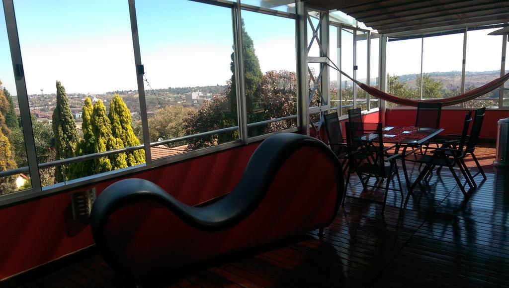 Red Square Home Pretoria-Noord エクステリア 写真