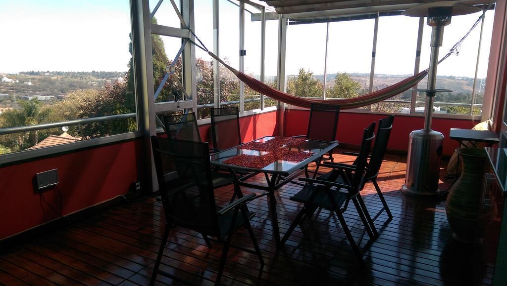 Red Square Home Pretoria-Noord エクステリア 写真