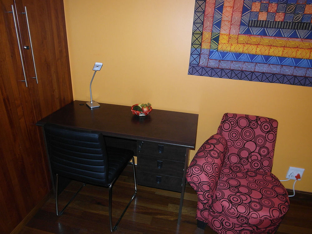 Red Square Home Pretoria-Noord エクステリア 写真