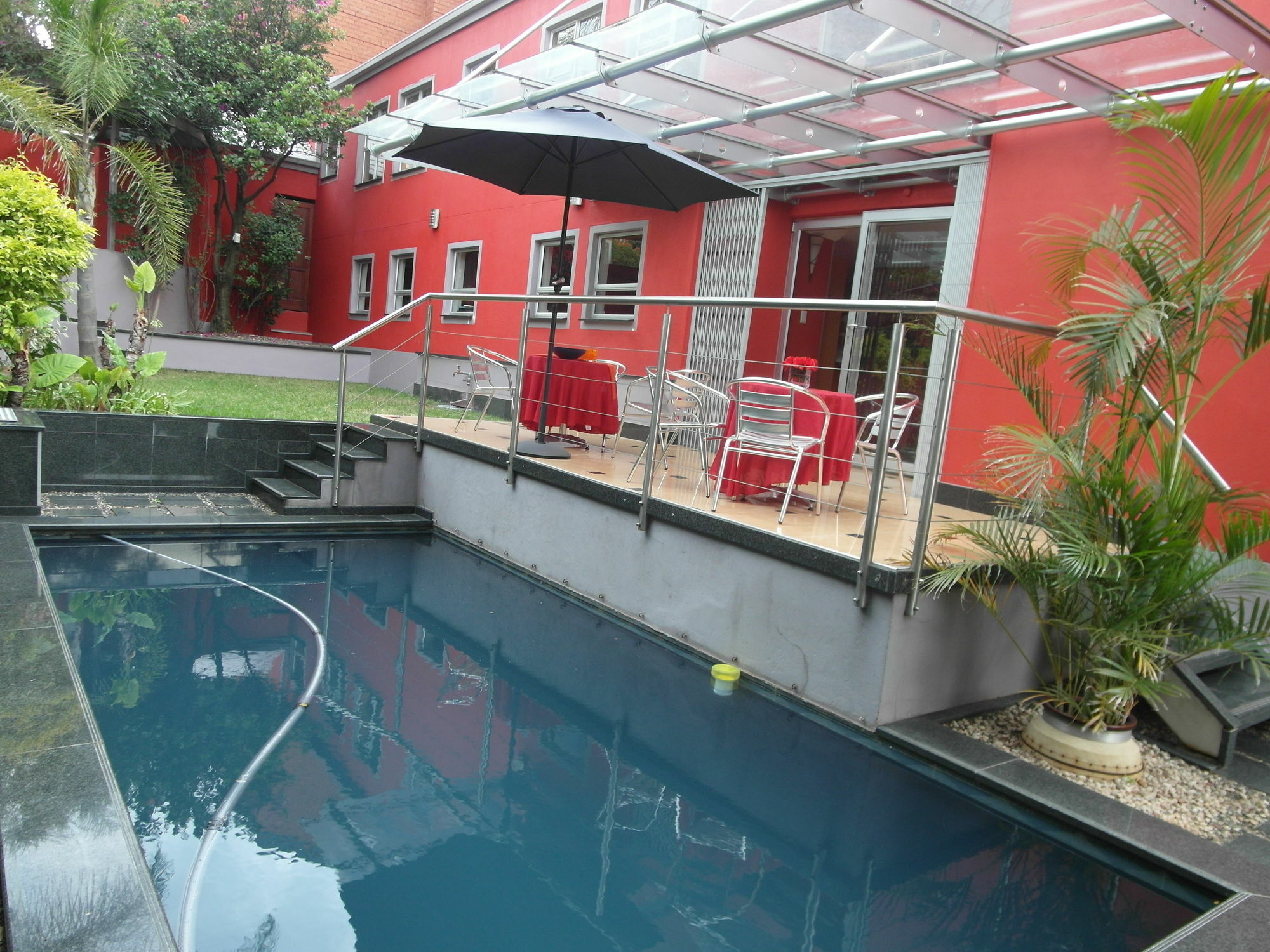 Red Square Home Pretoria-Noord エクステリア 写真